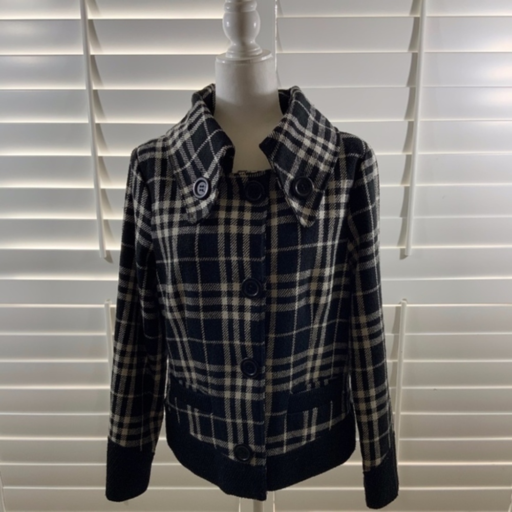 Plaid Jacket with Button Collar